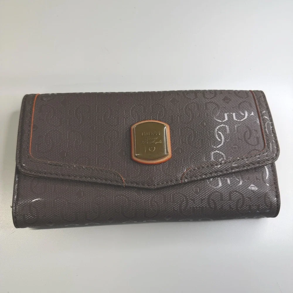 GUESS women's accessory wallet from the brand‎